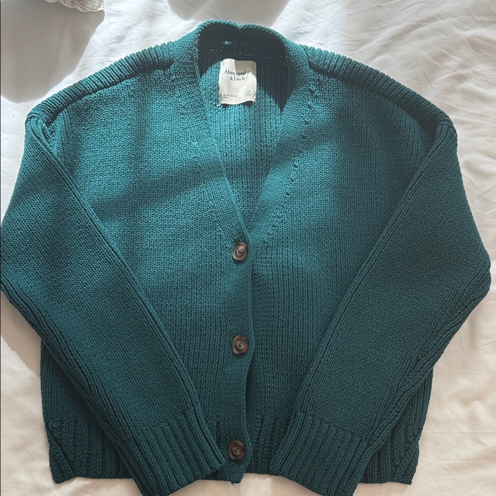 A&F thick cardigan